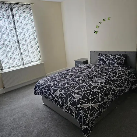 Vikky'S Bnb Birmingham Exterior photo