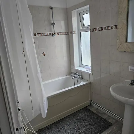 Vikky'S Bnb Birmingham Exterior photo